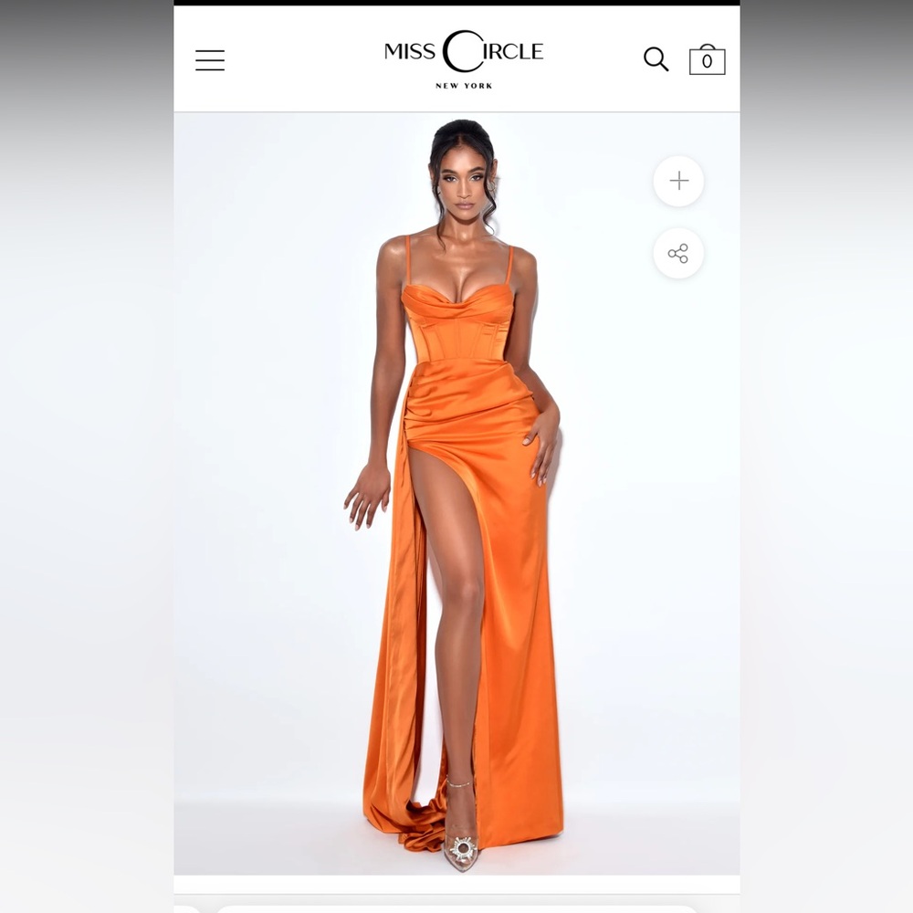 Miss Circle

Elayna Orange Strappy Satin Corset High Slit Gown
